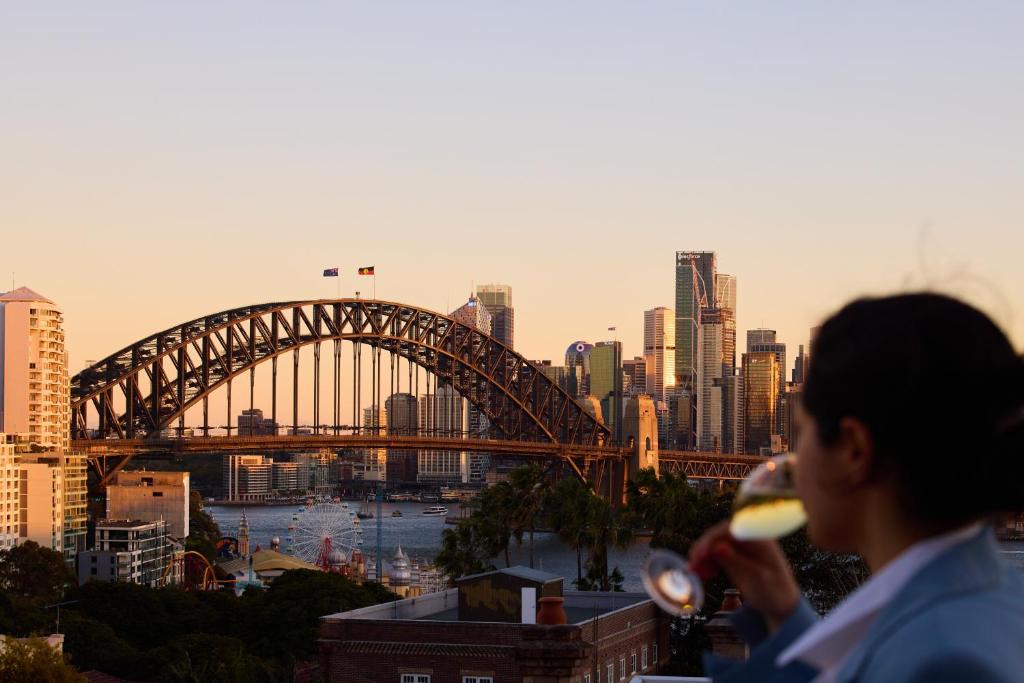 North Sydney Hotel | View Sydney