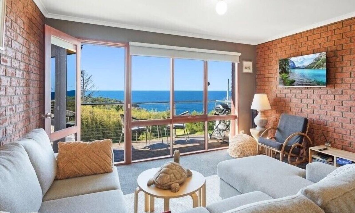 Tathra Resort | Viewpoint - Sparkling Coastline Views