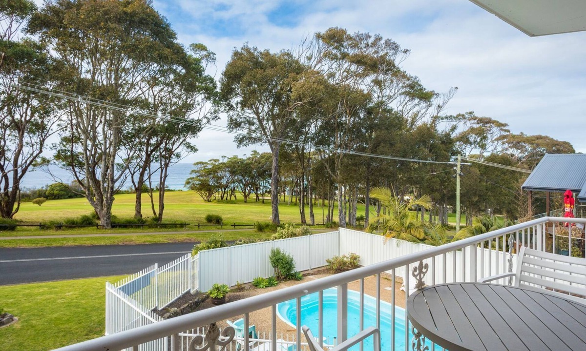 Narooma Apartment | Views on Ballingalla