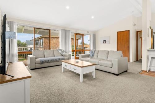 San Remo House | Views on Broadway