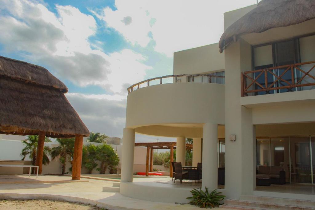 Chicxulub Puerto House | Villa Karpatos