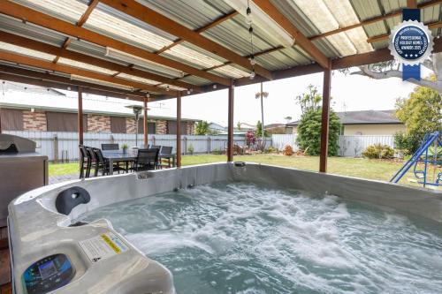 Callala Beach House | Villa Maris - Pet Friendly with Spa & Fire Pit