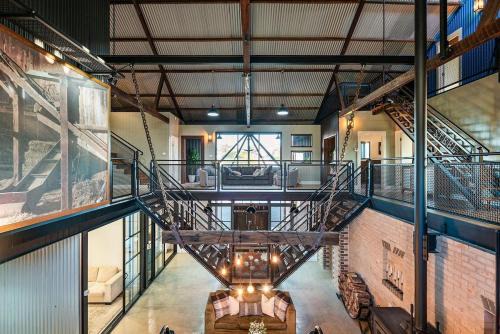 Hinton House | VintageSteel Hinton