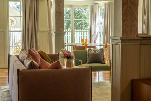 Mullumbimby Apartment | VRITI - Elegant & peaceful 2 bedroom - Central Mullumbimby