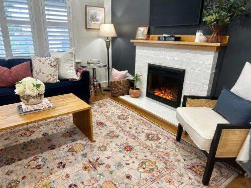 Bacchus Marsh House | Warm Winter Escape - Fireplace & Charm