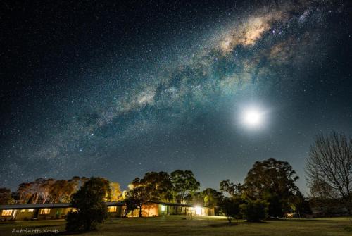 Coonabarabran Hotel | Warrumbungles Mountain Motel