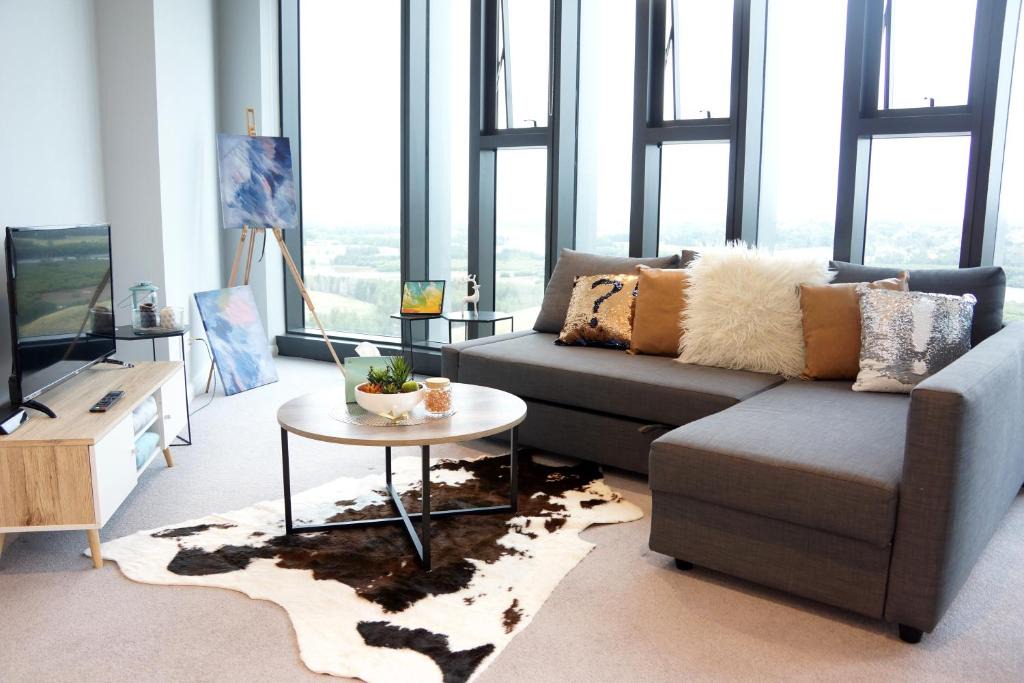 Wentworth Point Apartment | Water View Apartment