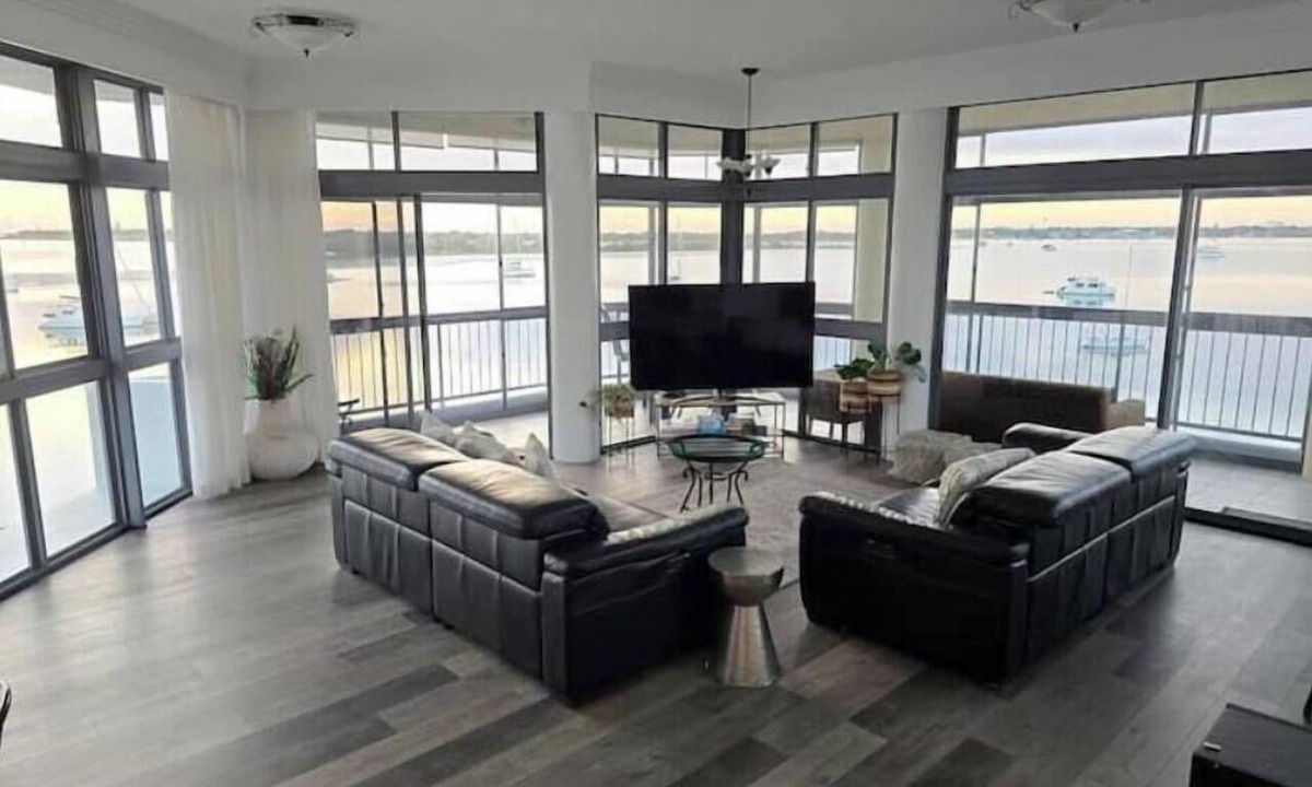 Labrador Apartment | Waterfront 3 Bedroom Apartment