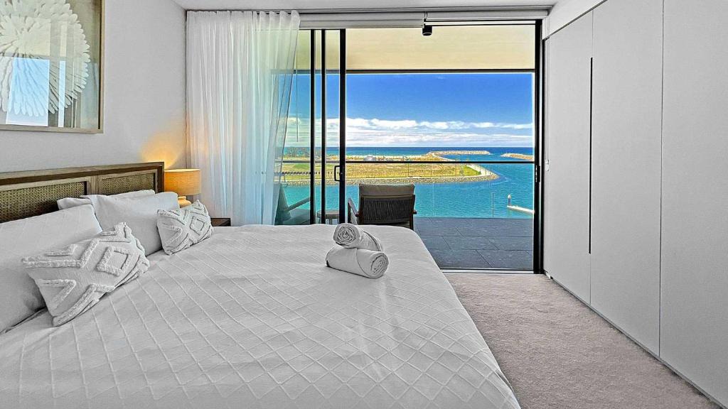 Shell Cove Apartment | Waterfront Haven - Memorable Views