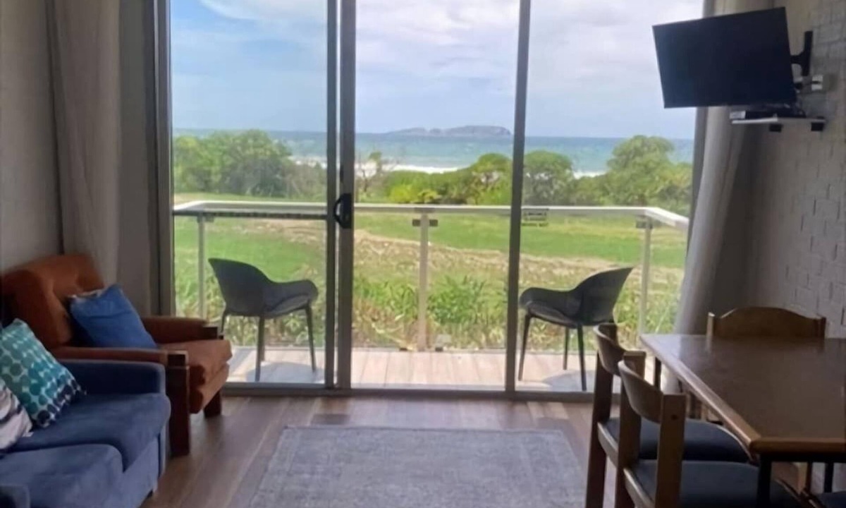 Surf Beach Apartment | Waves at Surf Beach