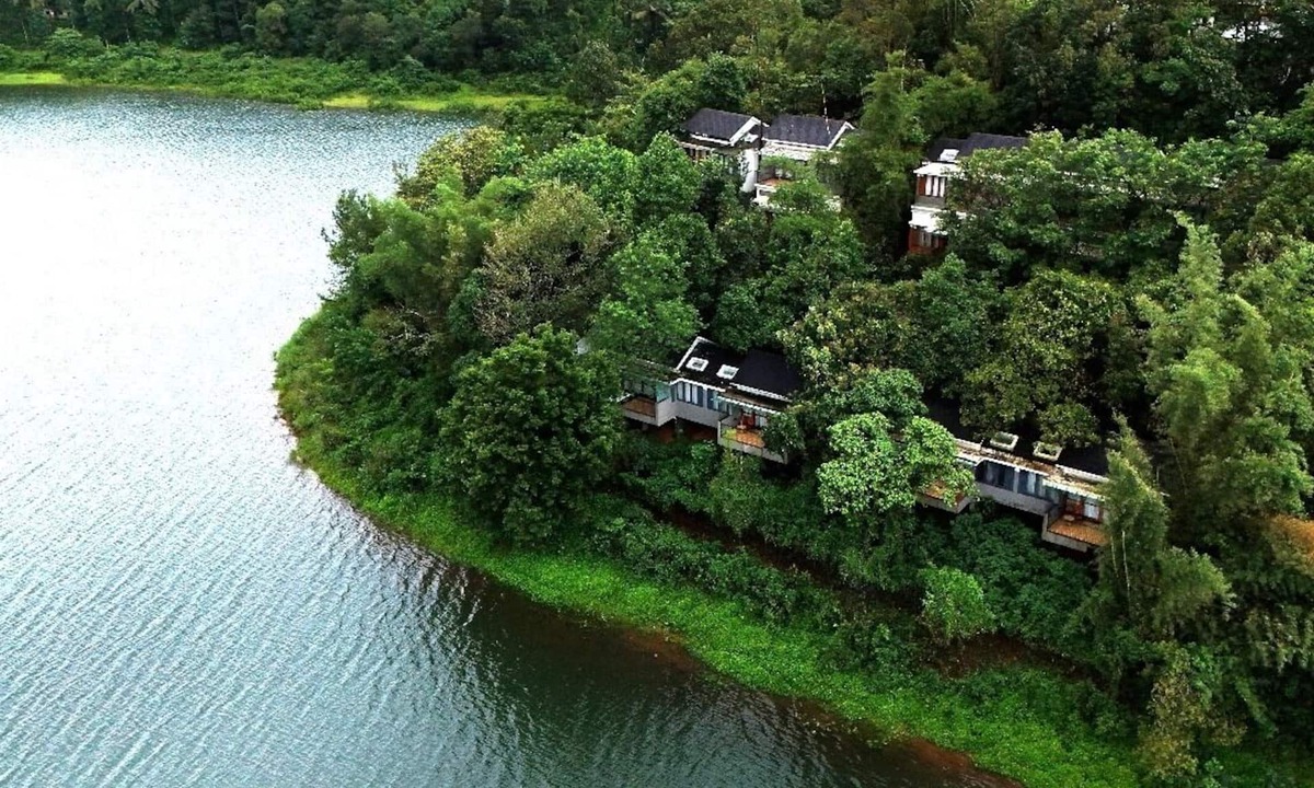 Manjoora Hotel | Wayanad Silverwoods Resort