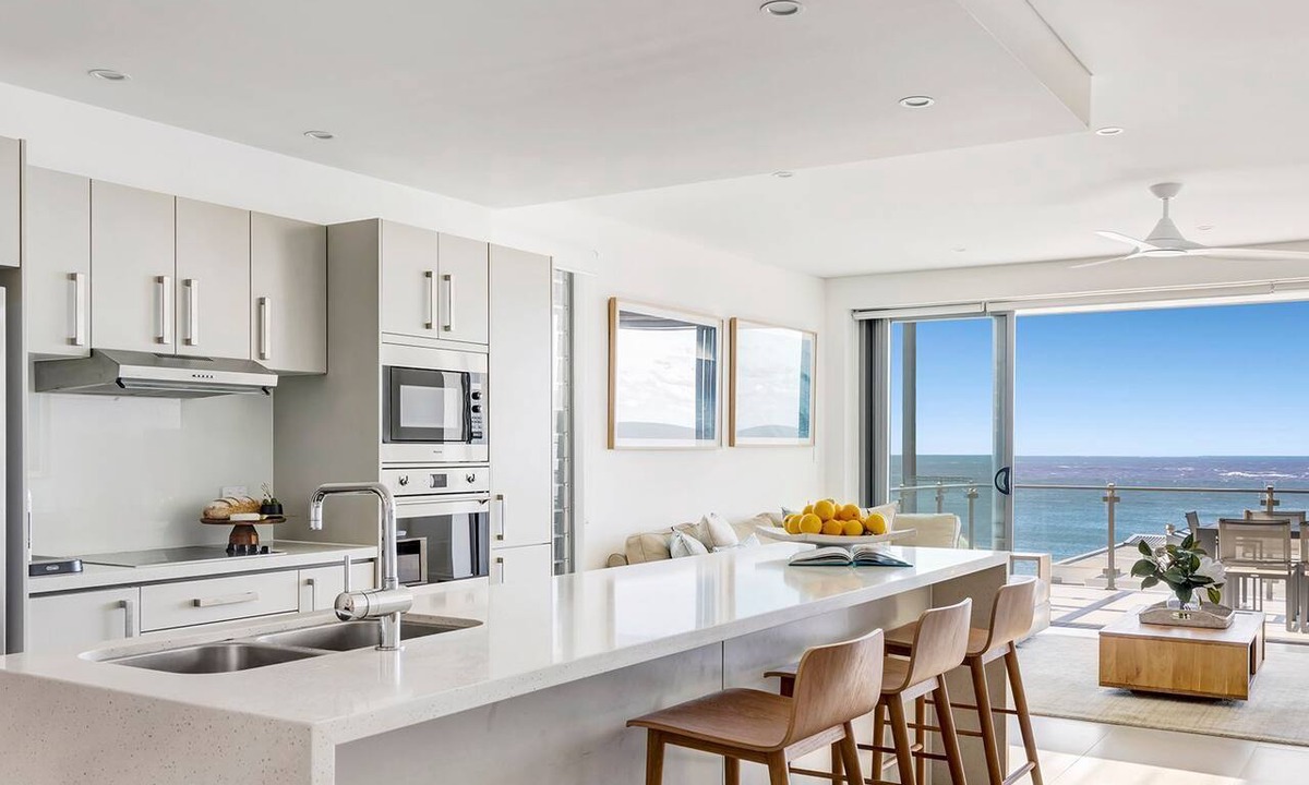 Yamba Apartment | White Sails 3 - Oceanfront Luxury, Pool & Convent Beach Views - Holiday Yamba
