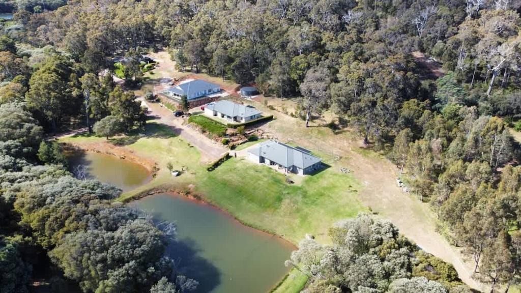 Yallingup Siding House | Wildgreen Villa - Lakeside Hideaway in Winery Estate