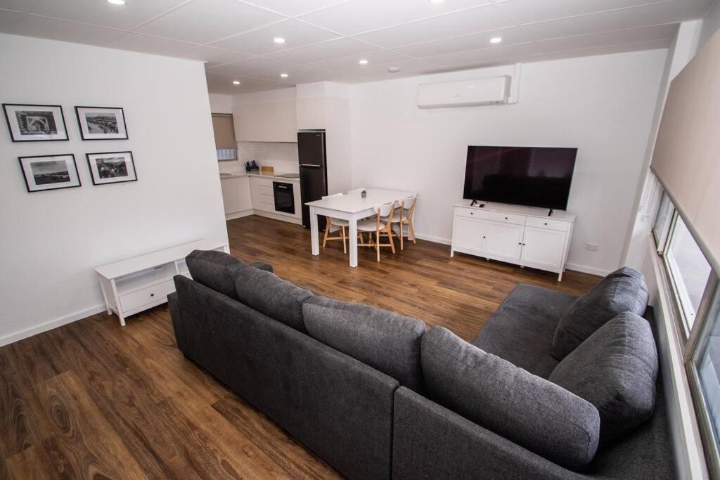 Broken Hill Apartment | Willow Court Unit 4