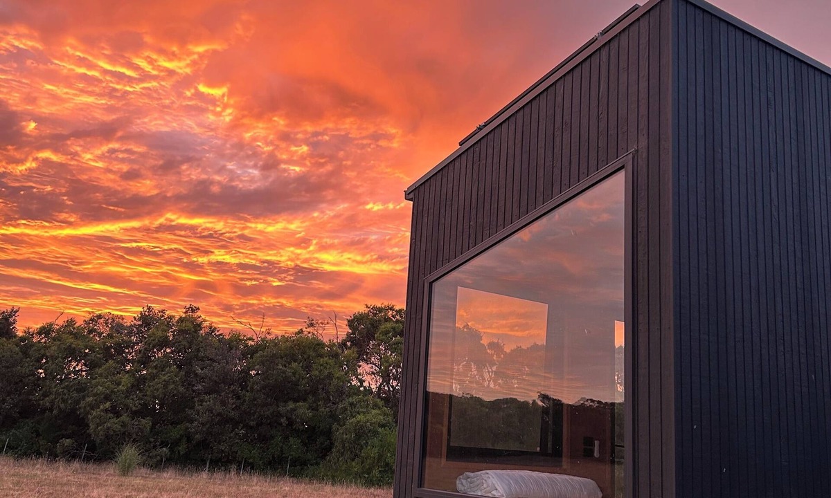 Sandy Point Apartment | Winter Warmer 10% off - Far South Paddock Eco Tiny Home
