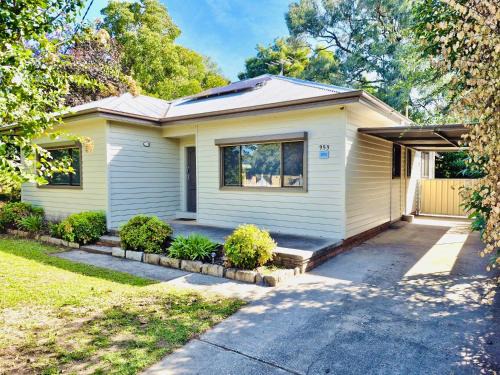 Glenroy House | Wombat Cottage Albury