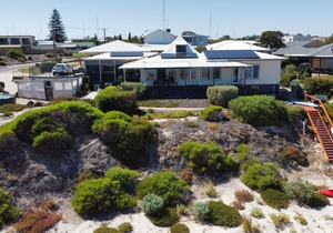 Absolute Beachfront nestled between Moonta Bay and Port Hughes