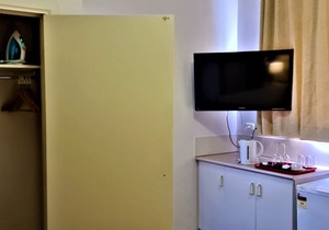 Brunswick Tower Hotel