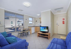 Stylish Comfortable 2 bdrm Glenelg North