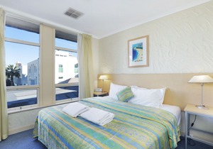 Stylish Comfortable 2 bdrm Glenelg North
