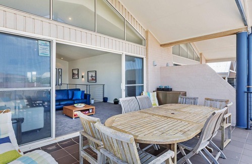 Anna Bay House | 1/32 Ocean Avenue - three bedrooms, three bathrooms, air con, boat parking & water views