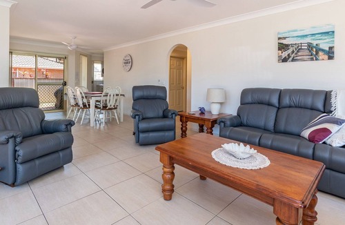 Tuncurry Villa | 1/4 Huntly Close Family Villa