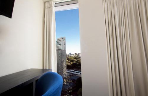 Brisbane Central Business District Hotel | 1 Bed Studio Apartment Near Eagle Street