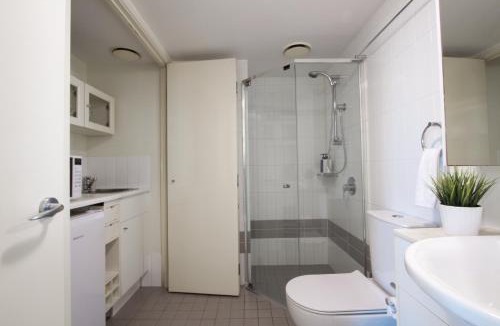 Brisbane Central Business District Hotel | 1 Bed Studio Apartment Near Eagle Street