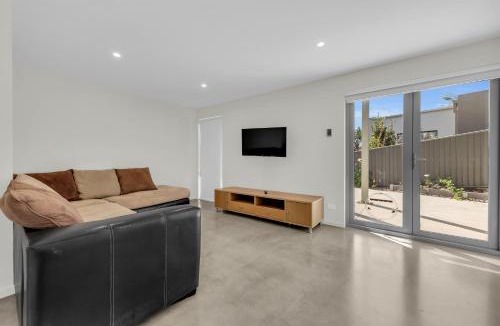 Tura Beach House | 1 The Point - Award winning home