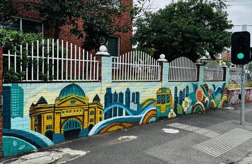 Brunswick East Apartment | 102 Chic Queen BR with Fast WiFi - Walk to Tram Stop 23 - 30 Percent Off