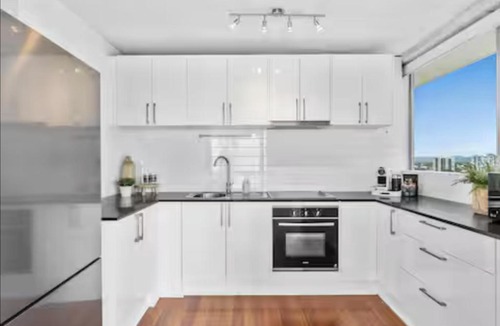 Surfers Paradise Apartment | 12th-Floor Riverfront Retreat Views Walk to Beach