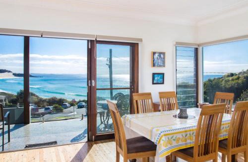Forster House | 18 Cliff Road