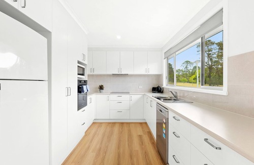 Dalmeny House | 19 Mort Avenue - Dalmeny Lakeside