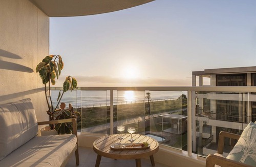 Palm Beach Apartment | 1BR Beachfront Retreat ~ Azure Beachfront Bliss