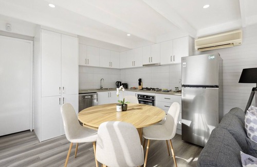 Rosebud Apartment | 2-Bed Rosebud Apartment with BBQ & Garden
