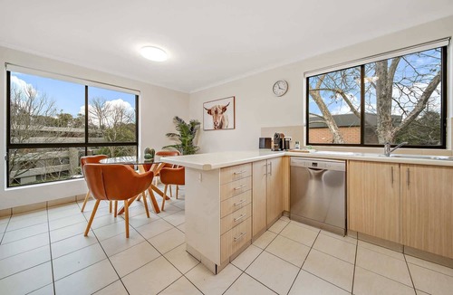 Kingston Apartment | 2-Bed with Pool, BBQ, Tennis Court & Parking