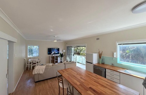 Cronulla Apartment | 2 Bedroom Apartment - Heart of Cronulla