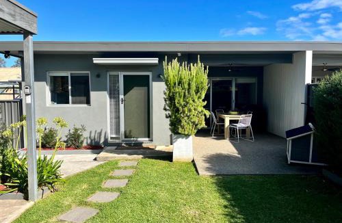 Myrtleford House | 20 on Rayner