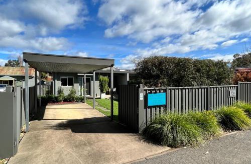 Myrtleford House | 20 on Rayner