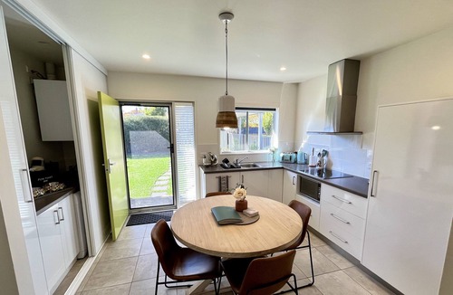 Myrtleford Villa | 20 on Rayner beautifully located in the heart of Myrtleford