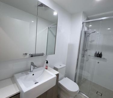 Kangaroo Point Apartment | 24 Bromley St private room in a luxurious shared apt