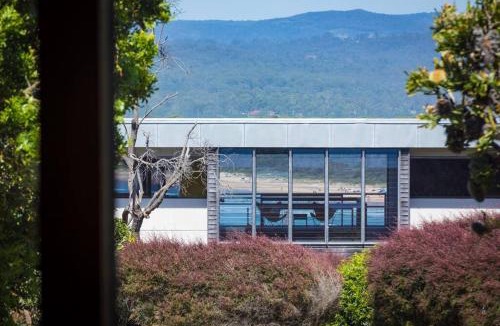 Merimbula House | 24 Hill Street- Unique 2 bedroom pet friendly home