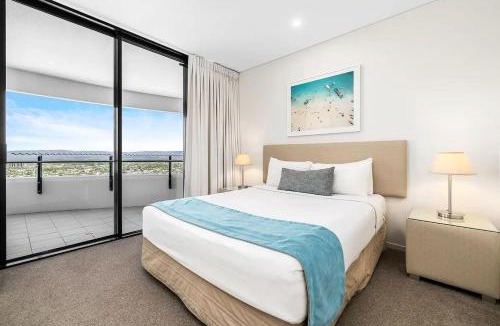 Broadbeach Apartment | 24th floor Luxury, The Wave Broadbeach