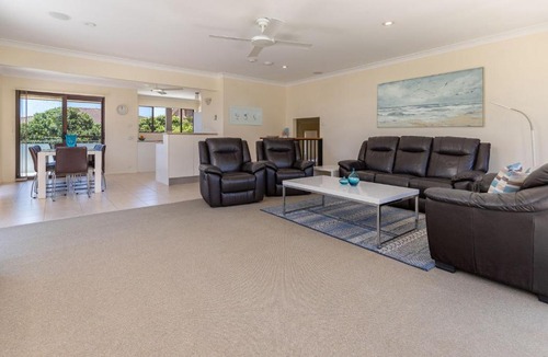 Forster House | 26 Sunbakers