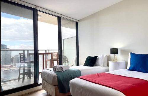 Docklands Apartment | 2702/100 Harbour Esplanade D2 · Docklands Harbour 2BR Apt by Readyset Apartments