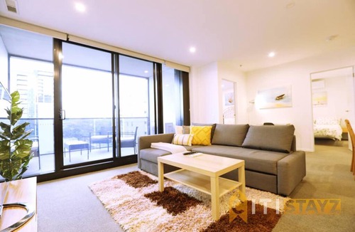 Phillip Apartment | 2bd 2bth - Chic Apt in Woden CBD