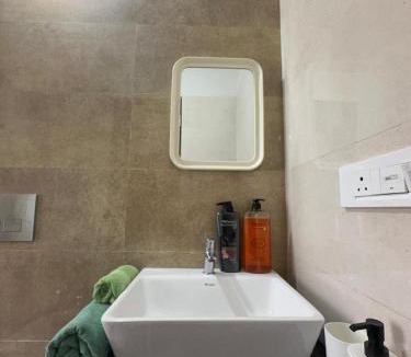Malad East Apartment | 2BHK Service Apartment In Malad By Florastays