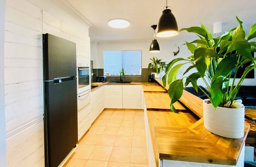 Bilambil Heights Apartment | 2br Apartment, Pool, 12 mins to GC Airport