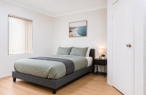 Chippendale Apartment | 2BR Apartment Central Rail Station CBD Free Parking