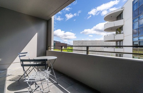 Barton Apartment | 2BR apt in Governor Place: 4 mins to Foreshore!
